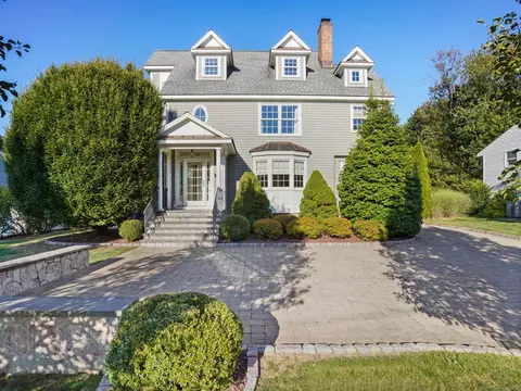 226 Alberta St, Fairfield, CT 06825