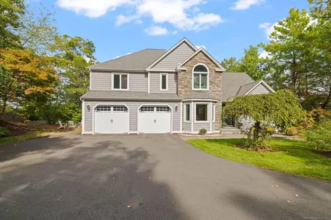 117 Old Wood Rd, Berlin, CT 06037