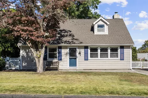 36 Middlebury St, Stamford, CT 06902