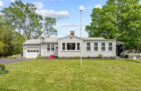 53 Cleveland St, Putnam, CT 06260