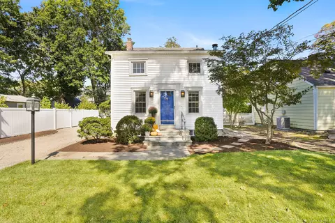 52 Glover St, Fairfield, CT 06824