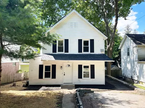 22 Curtice St, Winchester, CT 06098