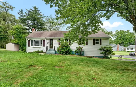 18 Nolan Dr, Bloomfield, CT 06002