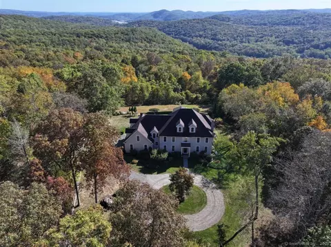 5 Lyric Ln, New Milford, CT 06776