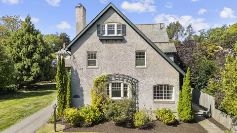 293 Oxford St, Hartford, CT 06105