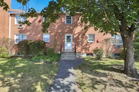4 Grandview Dr #49A, Farmington, CT 06032