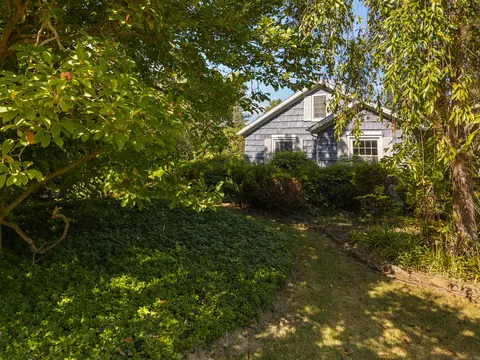 26 Ox Hill Rd, Norwich, CT 06360