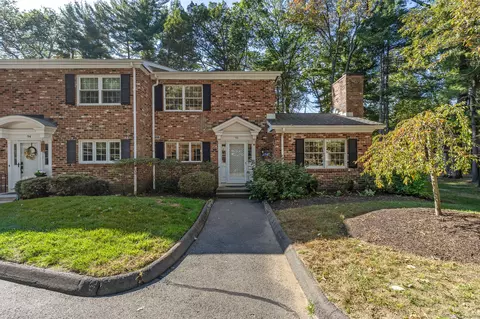 95 Tunxis Vlg #95, Farmington, CT 06032
