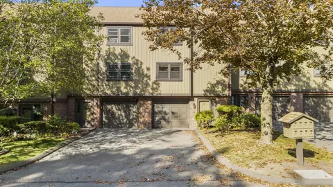 24 Mattabasset Dr #24, Meriden, CT 06450