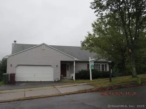 71 Wisteria Dr, Naugatuck, CT 06770