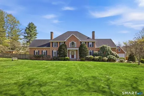 16 Robin Hood Ln, Easton, CT 06612