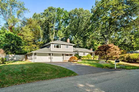 70 Winding Ln, Norwalk, CT 06851