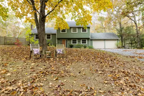 5 Kings Grant Rd, Clinton, CT 06413
