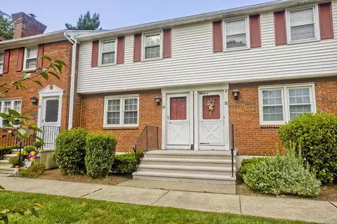 88 Brandywine Ln #88, Suffield, CT 06078