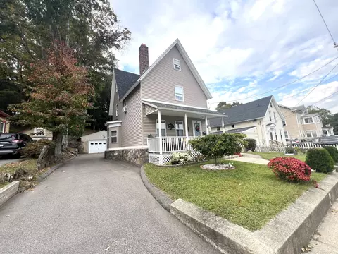 57 Maple St, Norwich, CT 06360