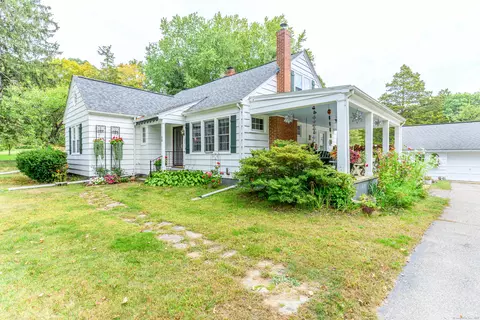 33 Bassett Hill Rd, Woodstock, CT 06281