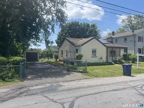 181 Cityview Ave, Bridgeport, CT 06606