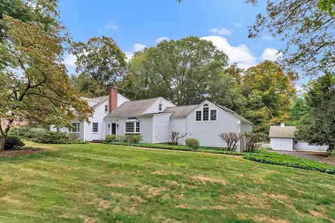 37 Pinner Ln, Stamford, CT 06903