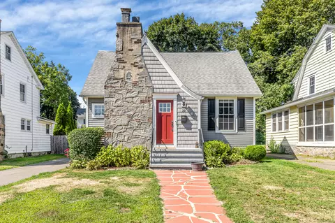 39 Parkway Dr, Stratford, CT 06614