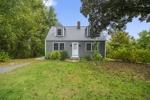 57 S Main St, East Granby, CT 06026
