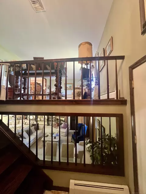 Entry Way - 268 Fox Hill Rd, Wethersfield, CT 06109 photo 4 of 4