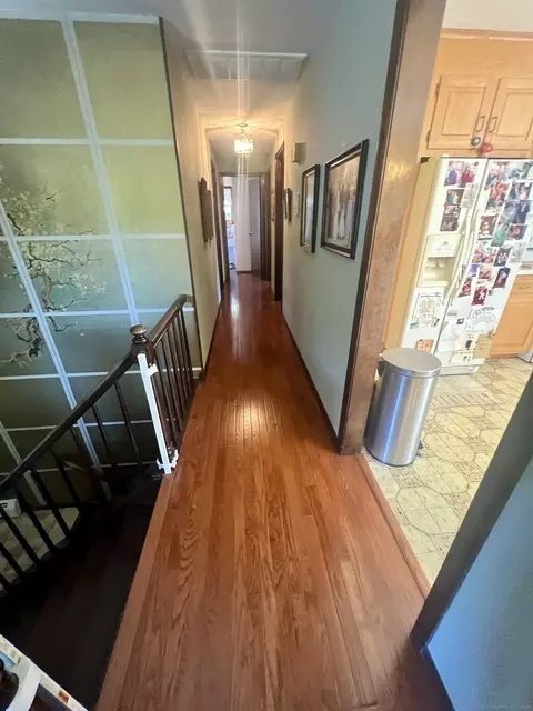 Entry Way - 268 Fox Hill Rd, Wethersfield, CT 06109 photo 2 of 4