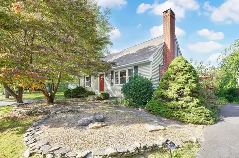 42 Oxford Dr, Enfield, CT 06082