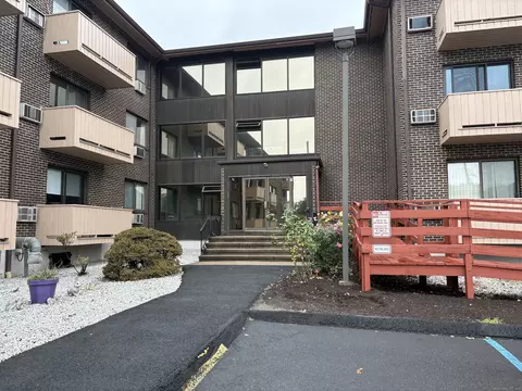 40 California St #B9, Stratford, CT 06615