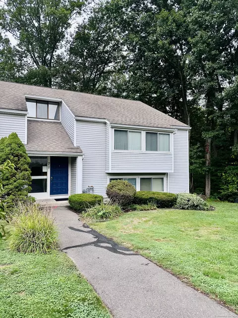 71 Brookwood Dr #D, Rocky Hill, CT 06067