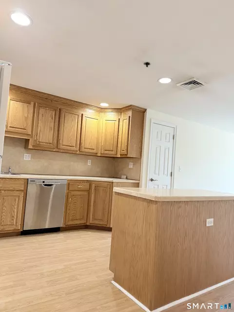 380 Main St #13, Wallingford, CT 06492