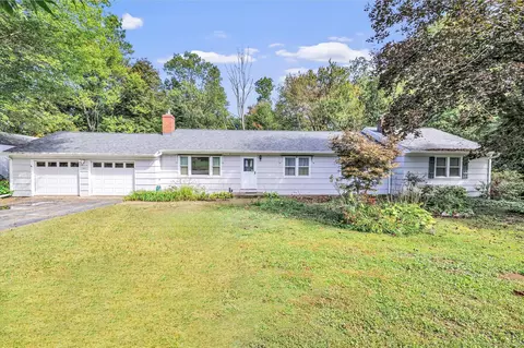 36 Applewood Dr, Shelton, CT 06484