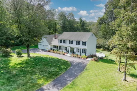 7 Guardhouse Dr, Redding, CT 06896