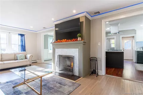 18 Fenway St, Stamford, CT 06902