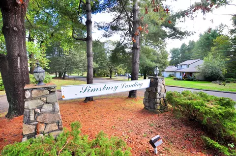 40 Simsbury Lndg #40, Simsbury, CT 06070