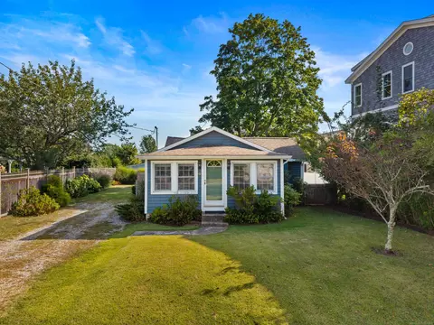 6 College St, Old Saybrook, CT 06475