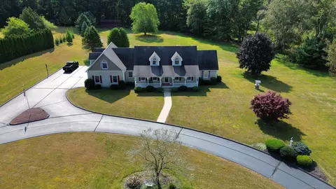 133 Munyan Rd, Putnam, CT 06260