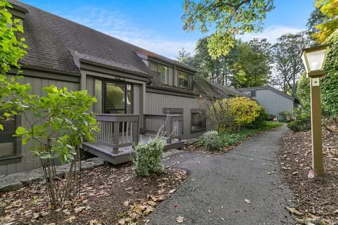 517 Heritage Vlg #D, Southbury, CT 06488