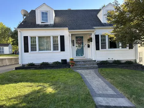 121 High St, Wallingford, CT 06492