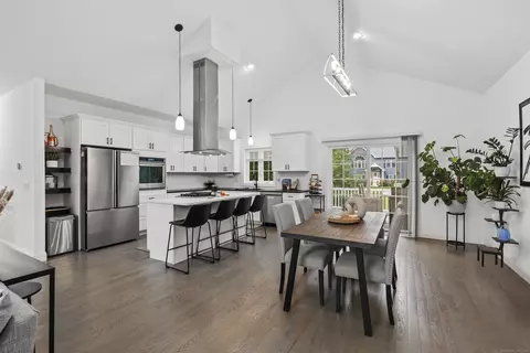 6 Carriage Dr, East Hampton, CT 06424