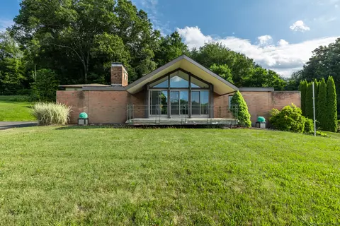 31 Gail Dr, Ellington, CT 06029