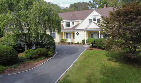 4 Lyons Plain Rd, Weston, CT 06883