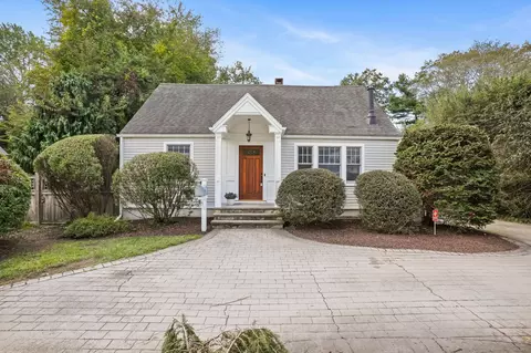 271 Jeniford Rd, Fairfield, CT 06824
