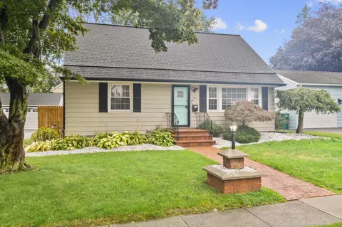 125 Meadowbrook Rd, Stratford, CT 06614