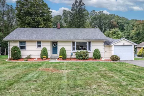 21 Sally Ann Dr, Trumbull, CT 06611