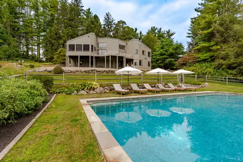 194 Lonetown Rd, Redding, CT 06896