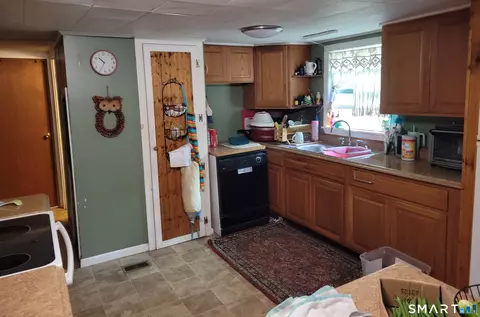 16 Marlene Dr, Ledyard, CT 06339 photo 5
