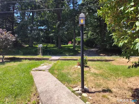 16 Marlene Dr, Ledyard, CT 06339 photo 7