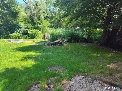 16 Marlene Dr, Ledyard, CT 06339 photo 5