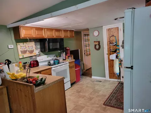 16 Marlene Dr, Ledyard, CT 06339 photo 6