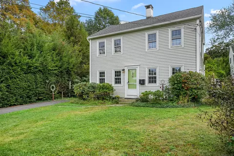 6 Mansfield St, Bethel, CT 06801